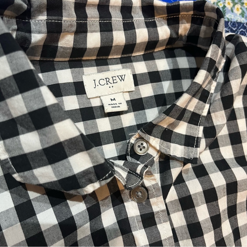 J. Crew - 98% Cotton - Black and White Gingham button up shirt- size medium